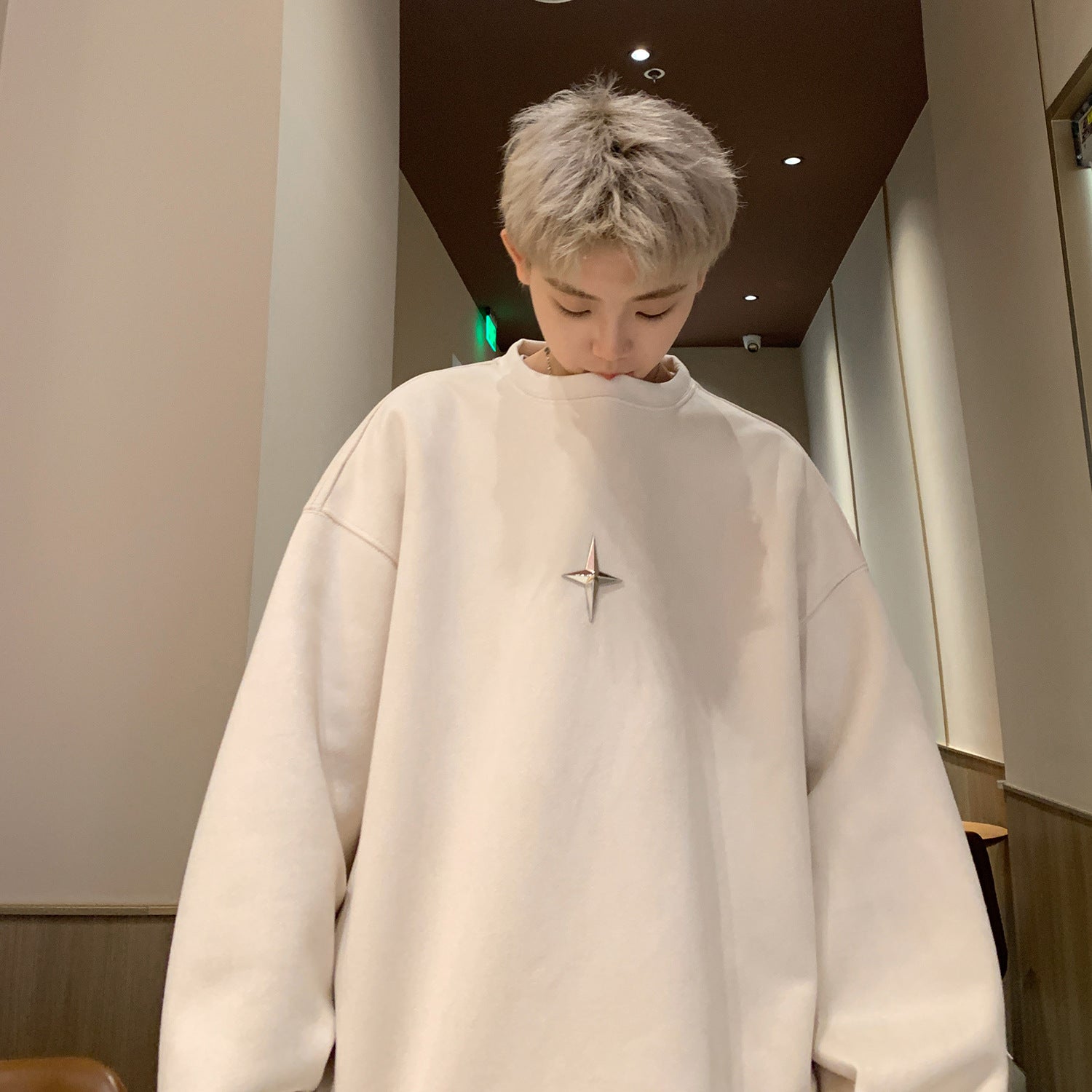 non binary outfits round Neck Sweater Metal Buckle Design Top Autumn Youth Pullover Long Sleeve Bottoming Shirt