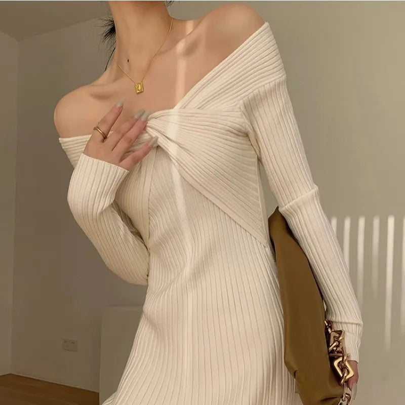 Advbridge Temperament Knitted Dress For Women In Autumn And Winter, High-End Design, Gentle And Unique Style, One Shoulder Slim Fitting Wa