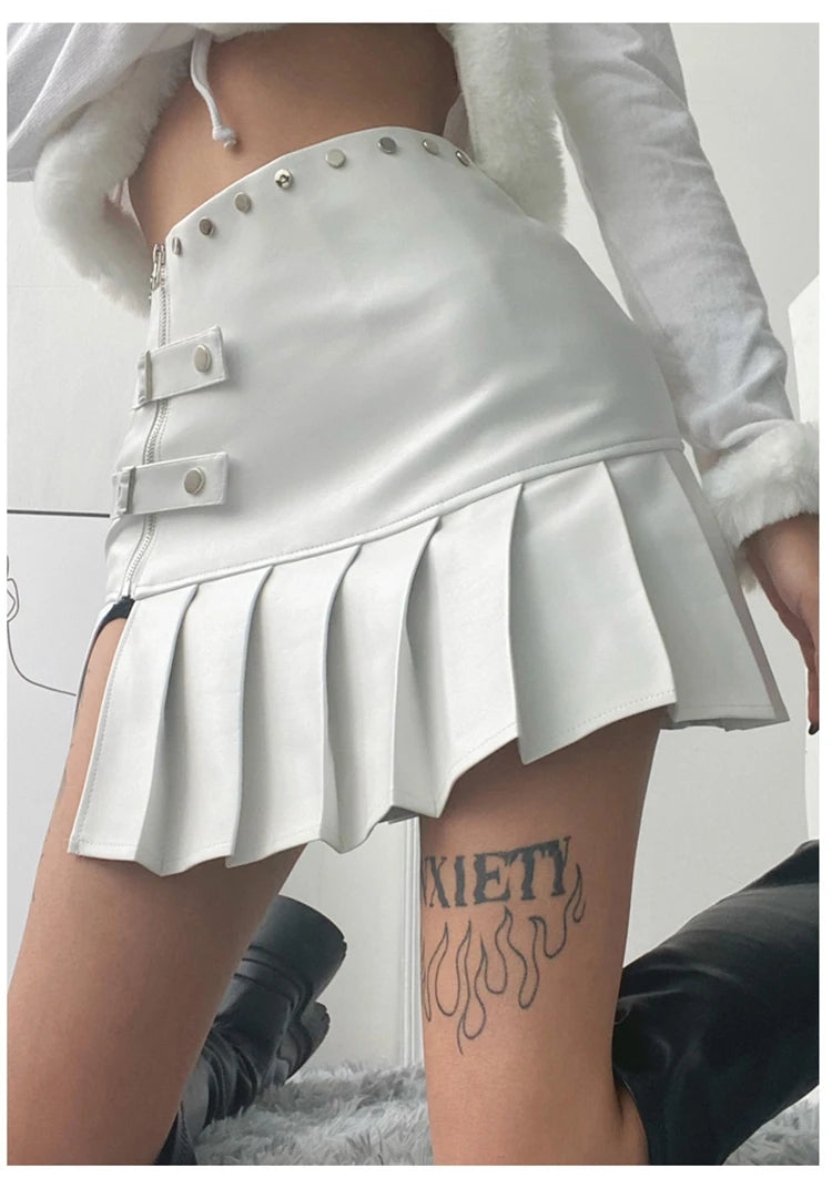 Advbridge Spring Summer Sexy Retro White Black Pu Leather Mini Pleated Skirt Women Zipper Rivet Side Slit Short Designer Clothes