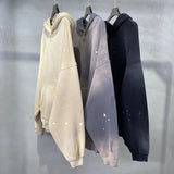 Advbridge Paint monkey ink and scrape the edge to make an old hoodie