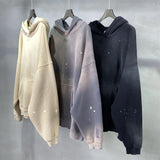 Advbridge Paint monkey ink and scrape the edge to make an old hoodie