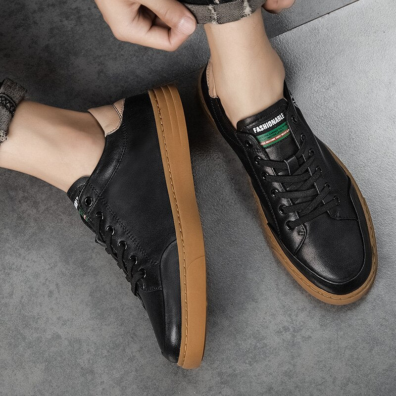 Advbridge 100% Cow Leather Casual Men Shoes Men Loafers Fashion Trendy Flat Shoes Black Soft Moccasins Shoes Korean version Sneakers