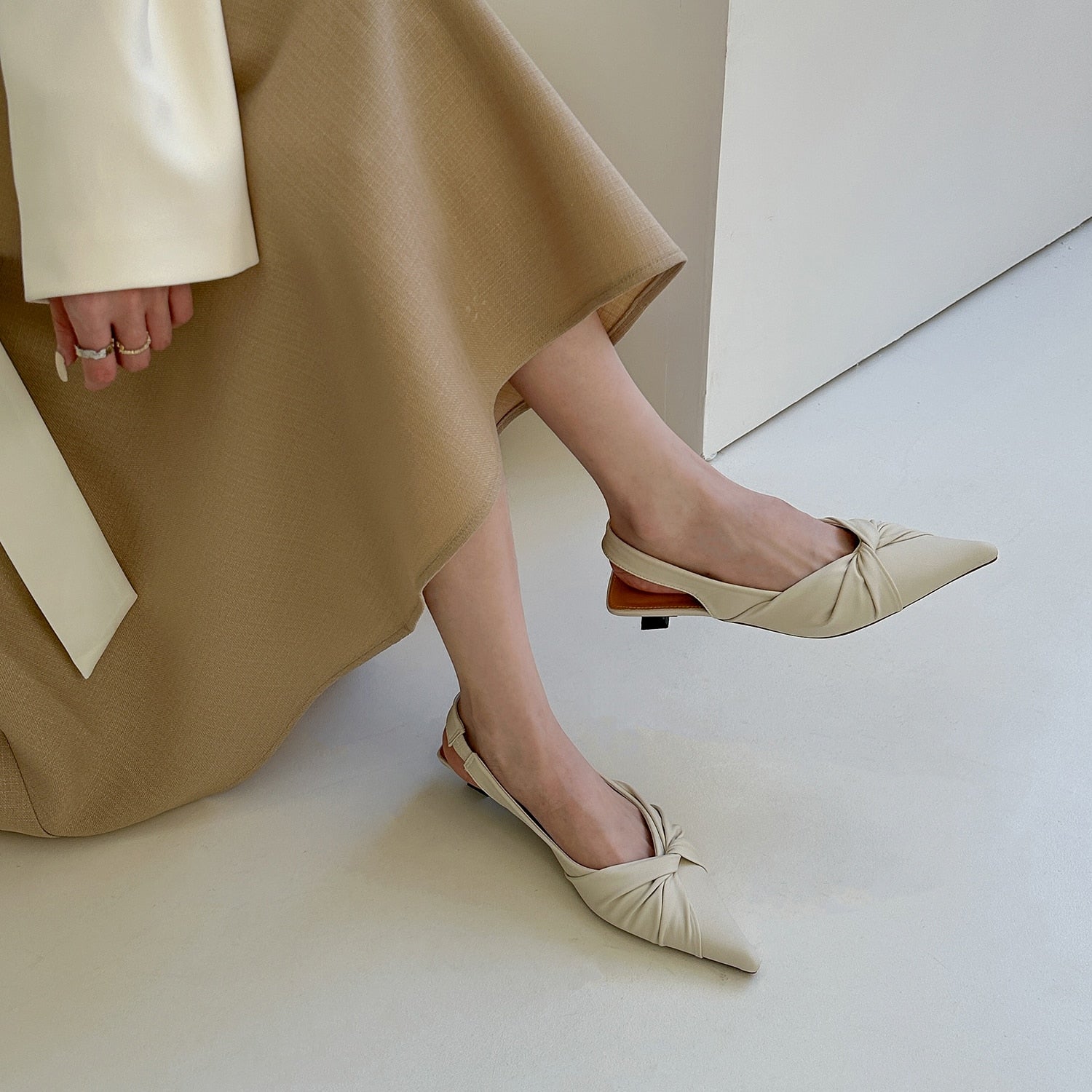 Advbridge Gentle Pleated High Heels Kink Design Sense Pointed Toe Sandals Lady Hollowed Out Stiletto Pumps Spring Temperament Women's Shoe