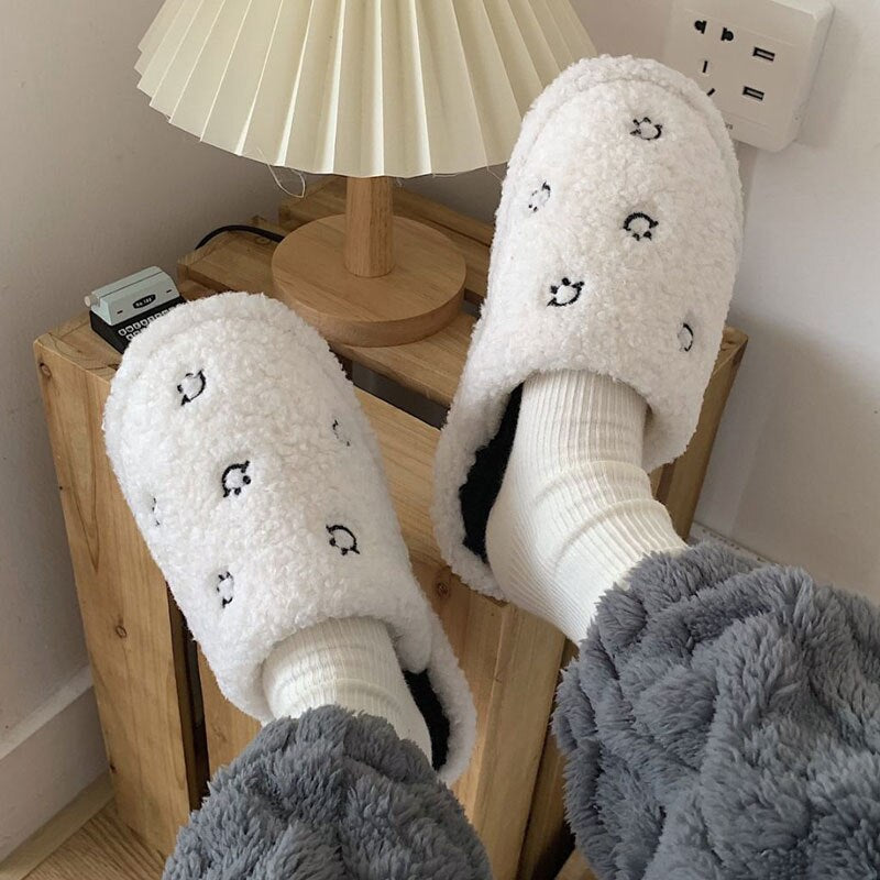 Advbridge New Winter Slippers Woman Autumn  Warm Closed Fluffy Plush Slides Men Indoor Home  Cute Face White Flip Flops Flat Cotton Shoes